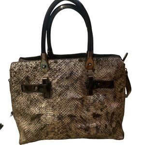 Gianni Le Bini‎ handbag w/ crossbody strap